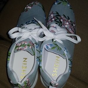 SHEIN floral embroidered shoes